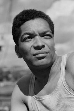 Earl Cameron interpreta Pinder