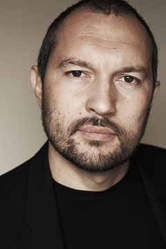 Ivo Nandi interpreta Enrico