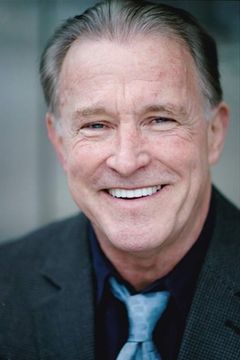 Brian McCormack interpreta Steven Hadley
