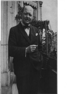 Richard Ryen interpreta Maier (uncredited)