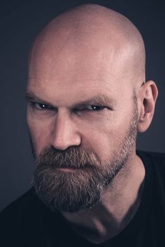 Tyler Mane interpreta Axe