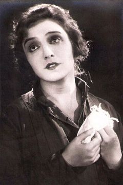 Maria Jacobini interpreta Herself
