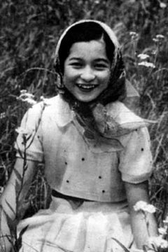 Sachiko Mitani interpreta Aparto no onna