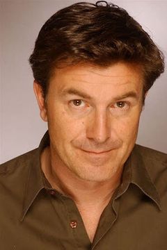 Arnaud Le Bozec interpreta Cop in Unmarked Van