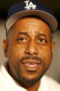 Tone Loc interpreta Emilio
