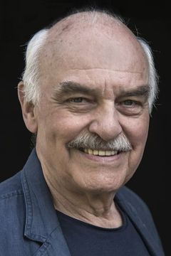 Charles Brauer interpreta Peter Brockmöller