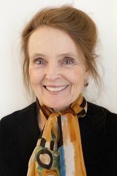 Katharine Houghton interpreta Joanna