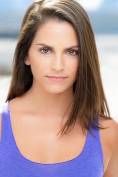 Rebecca Weil interpreta Caitlyn