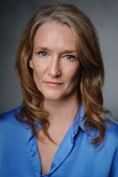 Kerry Lynn Hamilton interpreta Lady of the House