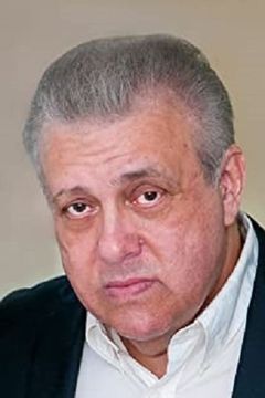 Vic Polizos interpreta Undertaker
