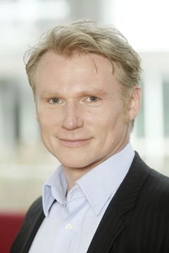 Konstantin Graudus interpreta Kassierer Schmidt