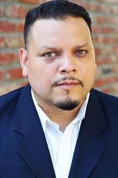 J. Anthony Pena interpreta Hispanic