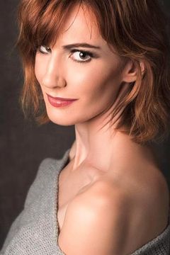 Kat Sheridan interpreta Resistance Medic / Forest Stormtrooper (voice) (uncredited)