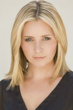 Beverley Mitchell interpreta Ashlyn Rose