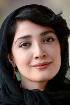 Mina Sadati interpreta Sanam