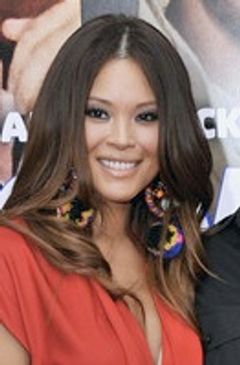Steffiana De La Cruz interpreta Loach's Girlfriend