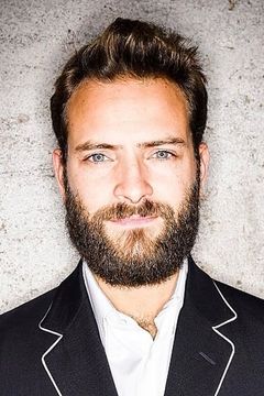 Alessandro Borghi interpreta Elia