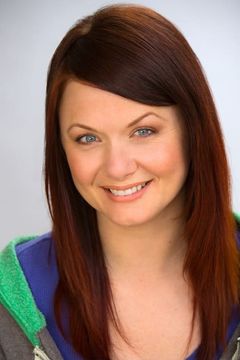 Michele Simms interpreta Drunk Amish Girl