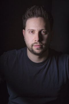 Jeremy Nathan Tisser interpreta Freeway Truck Musician (uncredited)