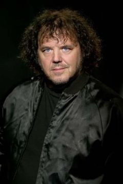 Mark J. Ferreri interpreta Micheal Creamer (uncredited)