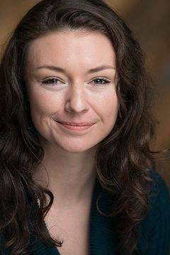 Kristin Cochell interpreta Nika (uncredited)
