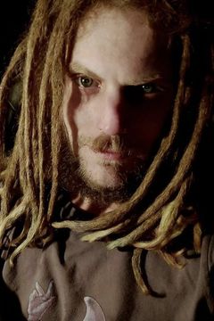 Wesley Kuykendoll interpreta Vulture Weapons Tech (uncredited)