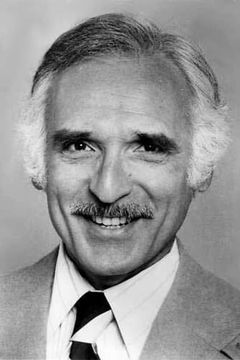 Harold Gould interpreta Anton Inbedkov