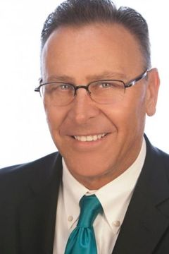Gino LaMont interpreta Newscaster 2