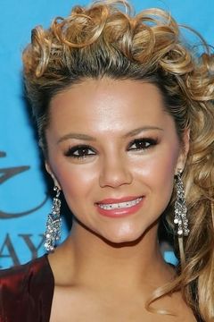 Ashlynn Brooke interpreta Cheerleader
