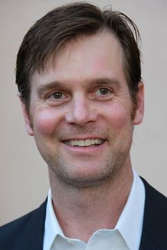 Peter Krause interpreta Bobby Nash