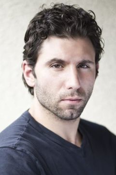Nicholas Verdi interpreta Ramos