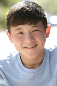 Riley Hashimoto interpreta Danny Seeger