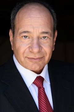 Juan Carlos Cantu interpreta Doorman