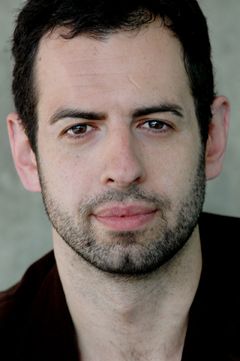 Jorge Yaman interpreta Íñigo