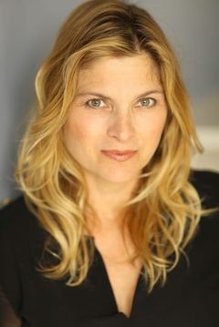 Alicia Davis Johnson interpreta Isabelle