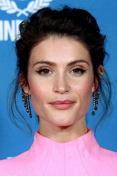 Gemma Arterton interpreta June