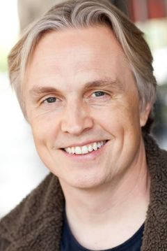 Edward Fletcher interpreta Laurence's Servant