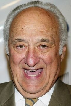 Jerry Adler interpreta Hesh Rabkin