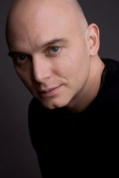 Michael Cerveris interpreta Mr. Watson