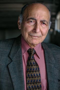Alexander Zale interpreta Doctor