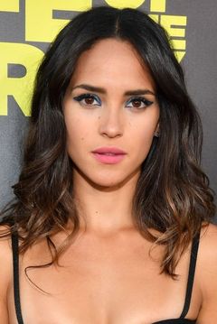 Adria Arjona interpreta Sofia Herrera