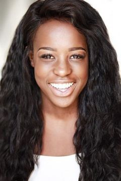 Gabrielle Brooks interpreta Choir Member (uncredited)