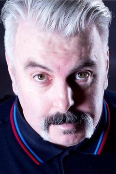Mick Ferry interpreta Judge