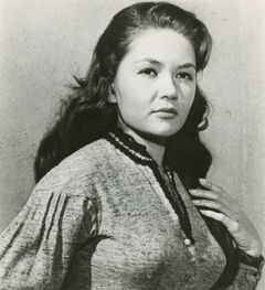 Diane DuBois interpreta Sabine