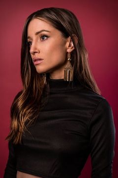 Lauren-Ashley Cristiano interpreta Emmett's Wife