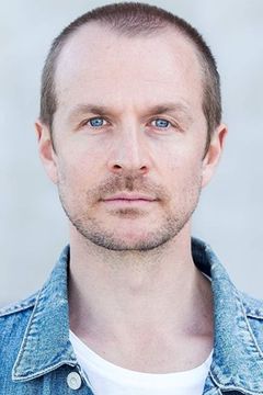 Niklas Jarneheim interpreta Morbror Erik