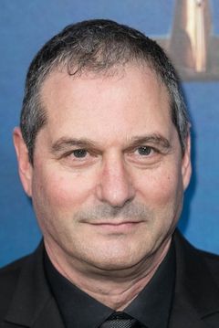 Scott Frank interpreta Conceited Customer