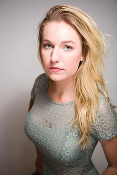 Delanie Fischer interpreta Valerie