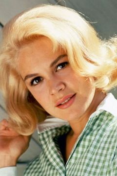 Sandra Dee interpreta Cathy Cabot