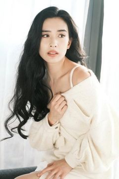 Audrey Hui interpreta Diane